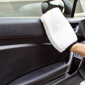 Gants de lavage de voiture blancs