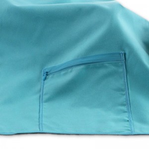 GYM TOWEL WITH ZIPPER POCKET