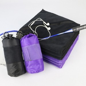 Serviette de sport avec poche zippée