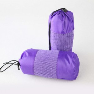 Serviette de sport avec poche zippée